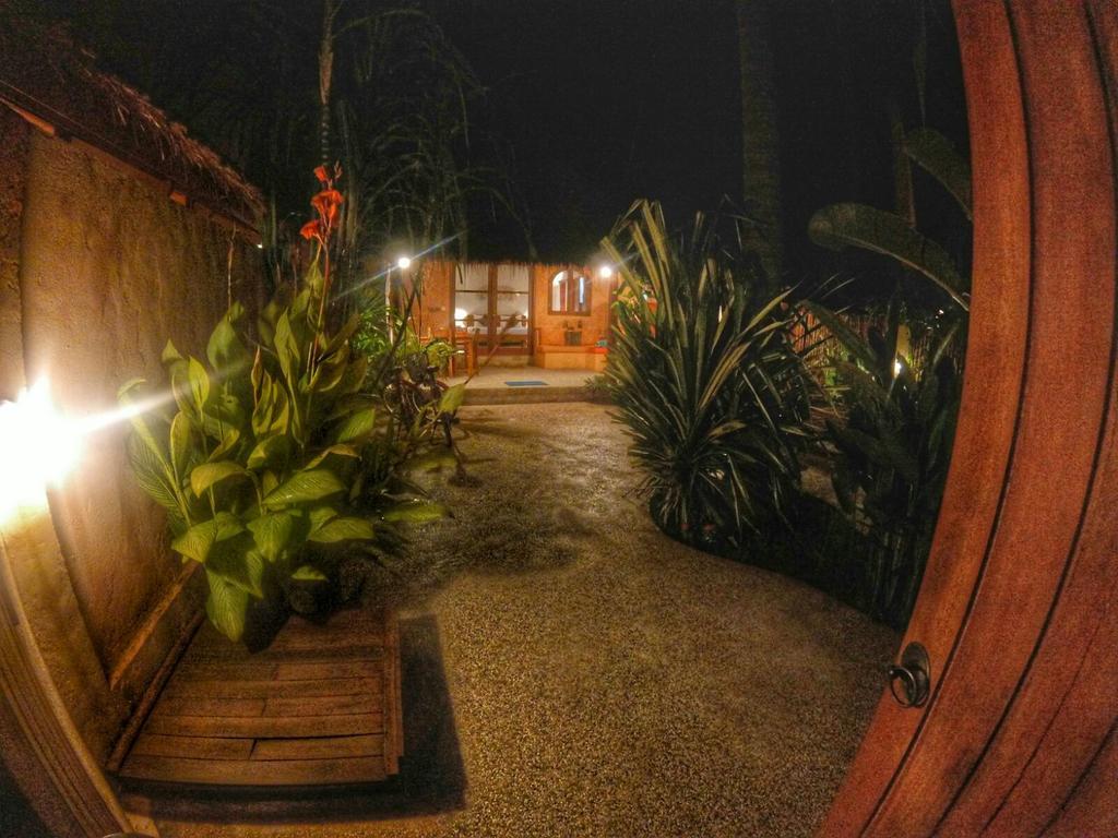 Santan Gili Cottages Гили Траванган Экстерьер фото